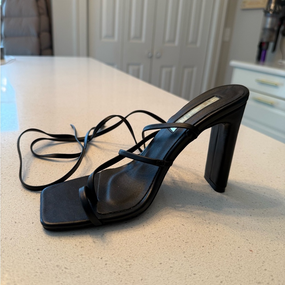 Billini Black Women's Strappy Heels NEVER WORN!